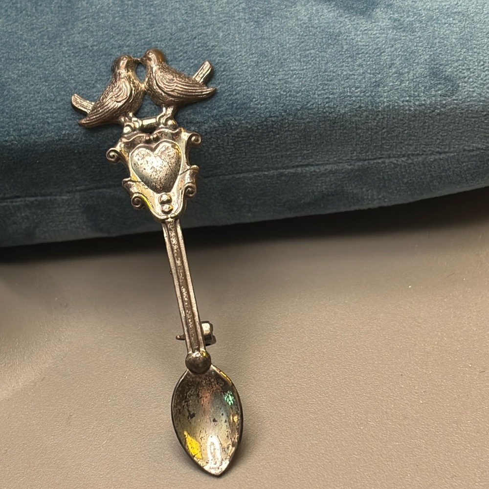 Vintage signed sterling antique love birds pin!!